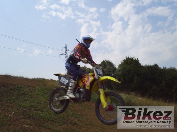2002 Suzuki RM 125 photo